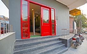 Hotel Yellow Chilli Britannia Chowk- Couple Friendly Local Id Accepted